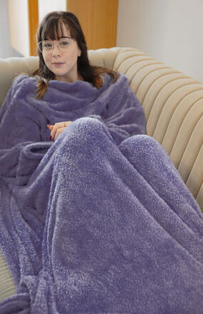 Koc z rękawami śliwka